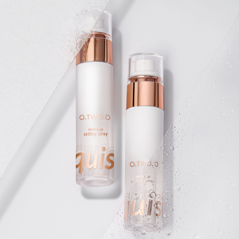 O.TWO.O Glass Skin Refreshing Setting Spray - 50ml