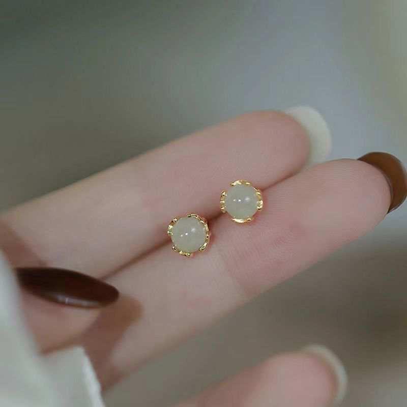 Green Stone Ear Stud