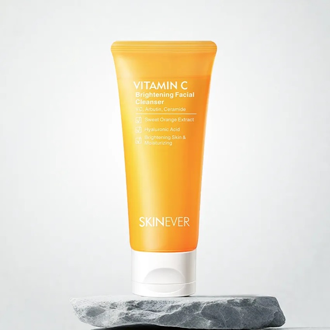 Skinever Vitamin C Whitening Facial  Cleanser - 80ml